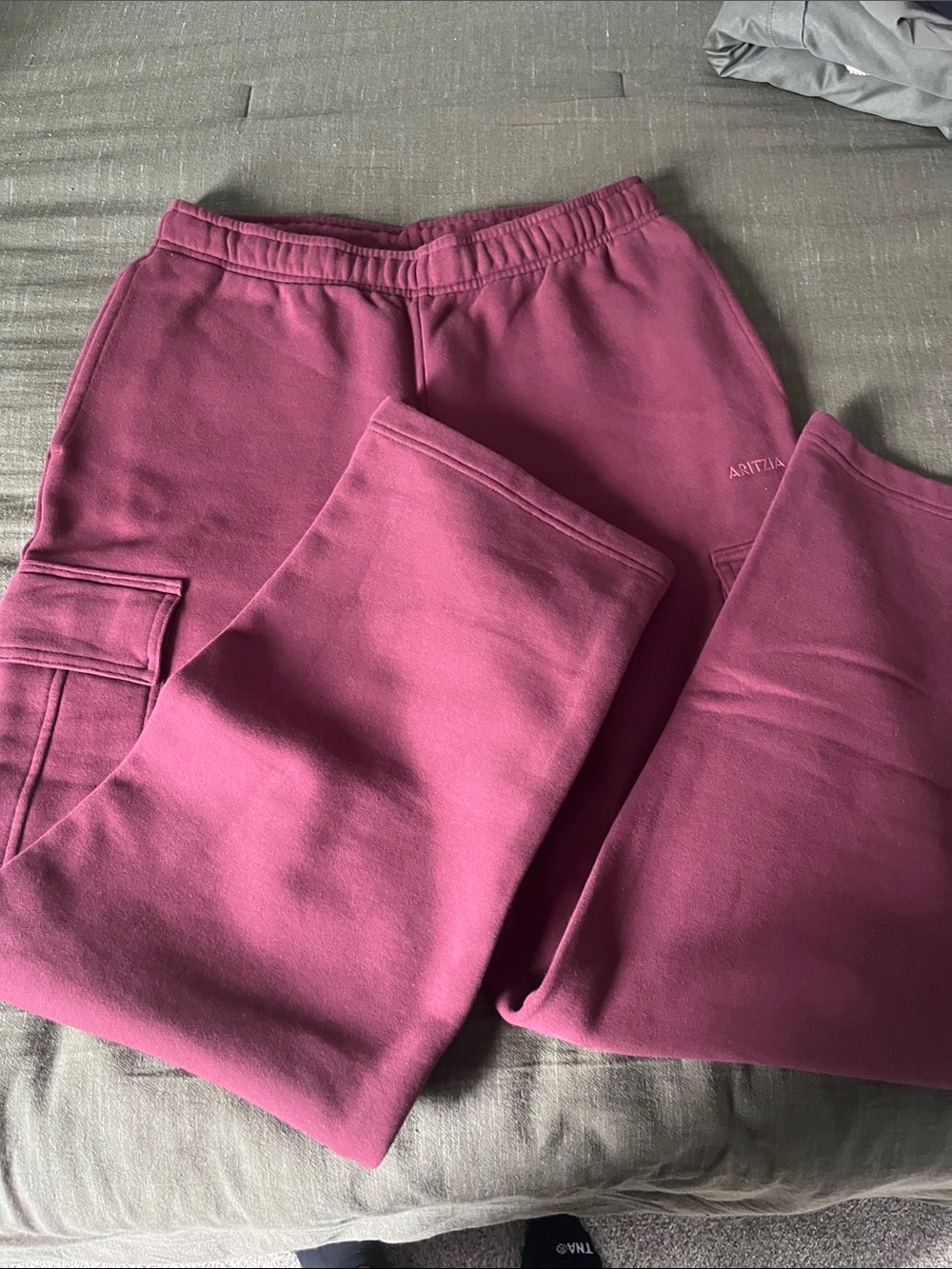 Aritzia Sumac Burgundy Sweatfleece Cargo Sweatpants